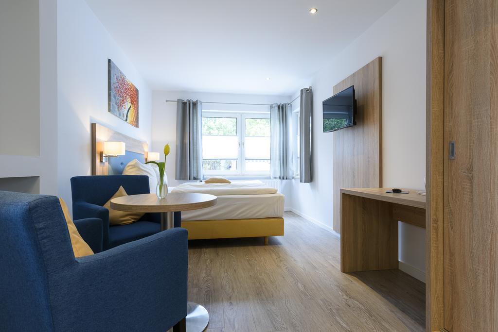 Hotel Boddenhus Garni Zingst Bagian luar foto