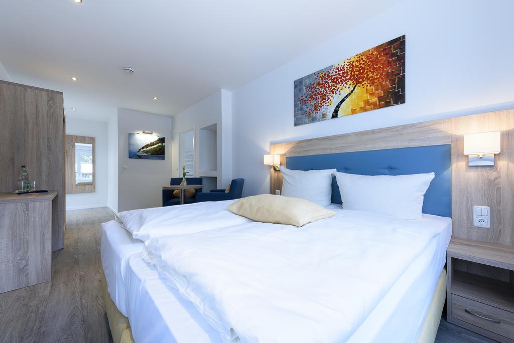 Hotel Boddenhus Garni Zingst Bagian luar foto