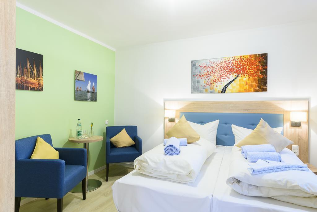 Hotel Boddenhus Garni Zingst Bagian luar foto
